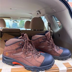 Wolverine Durashocks steel toe Boots
Men's Durable Brown Hiking Boots